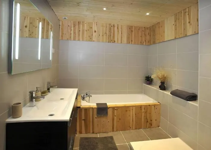 Maison Caussenarde De Caractere Marguerite Rose