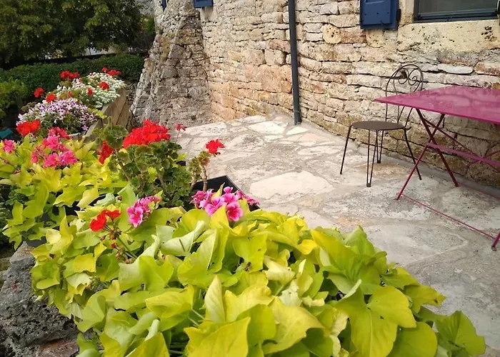 Maison Caussenarde De Caractere Marguerite Rose